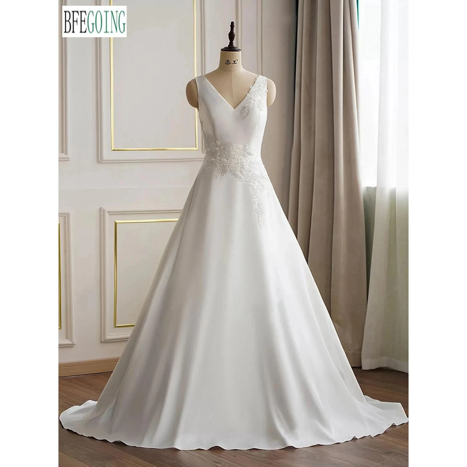 Ivory Lace Appliques Satin A-Line Wedding Dresses Court Train Custom Made Floor-Length Sleeveless Bridal Gowns