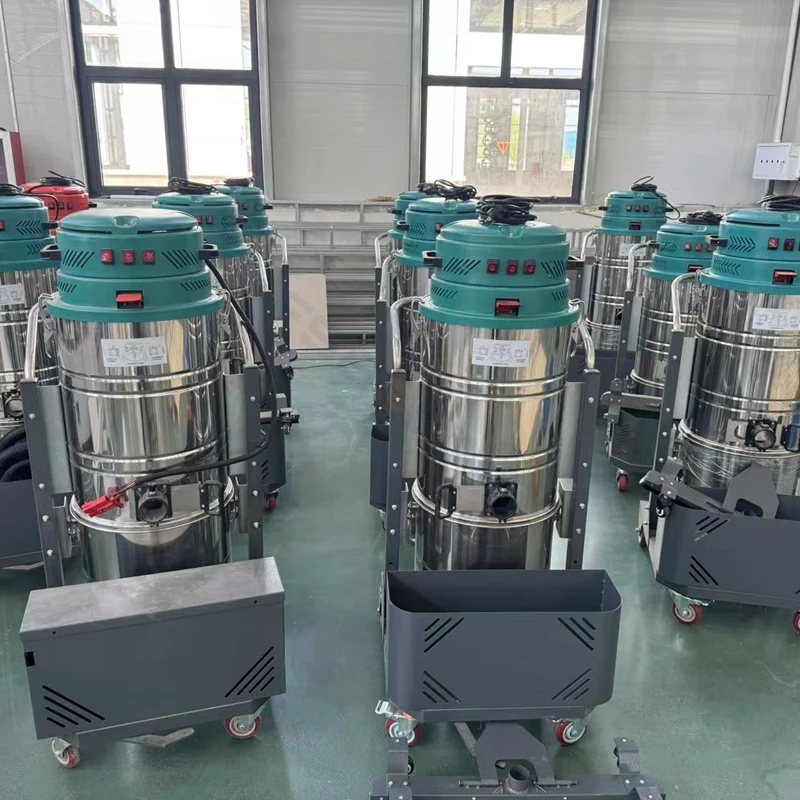 High-power Portable Battery-powered Industrial Vacuum Cleaners Are Used To Clean Different Areas Of The Factory