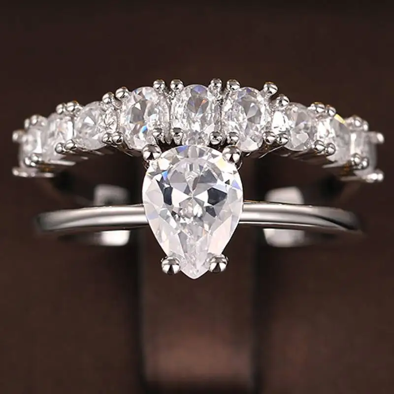 Huitan 2 Teile/satz Frauen Ring Wunderschöne Hochzeit Engagement Elegante Intarsien Brillante CZ Zubehör Mode Charming Party Schmuck