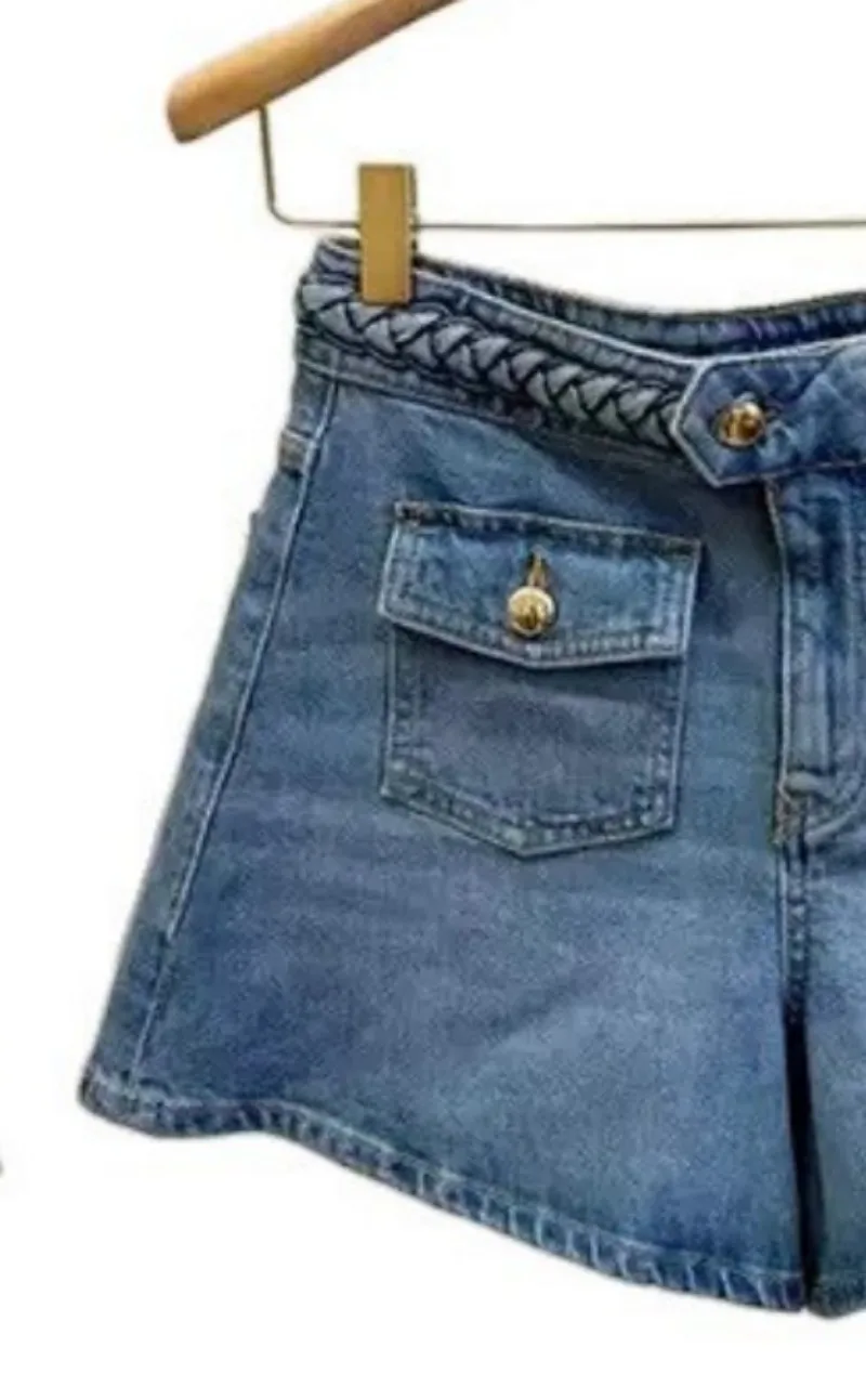 

2026 New Women's Temperament Simple Khaki Shorts High Waist Elastic Waist Versatile Wide Leg Denim Shorts ﻿