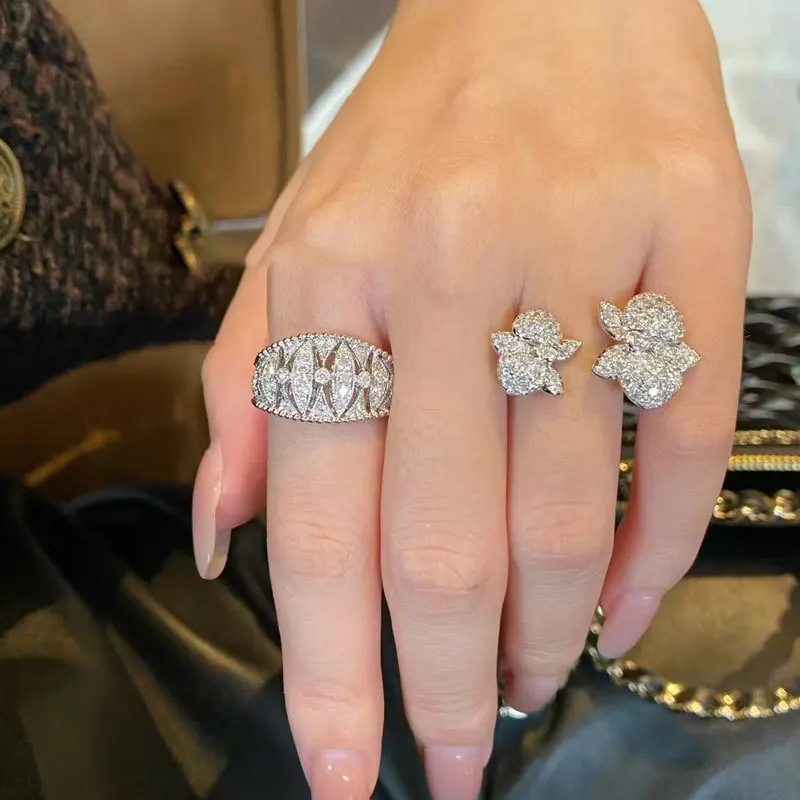 2025 New Luxury Shining Flower Zircon Women's ring Wedding Ball Party High level Jewelry Boudoir sisters Gift X2721
