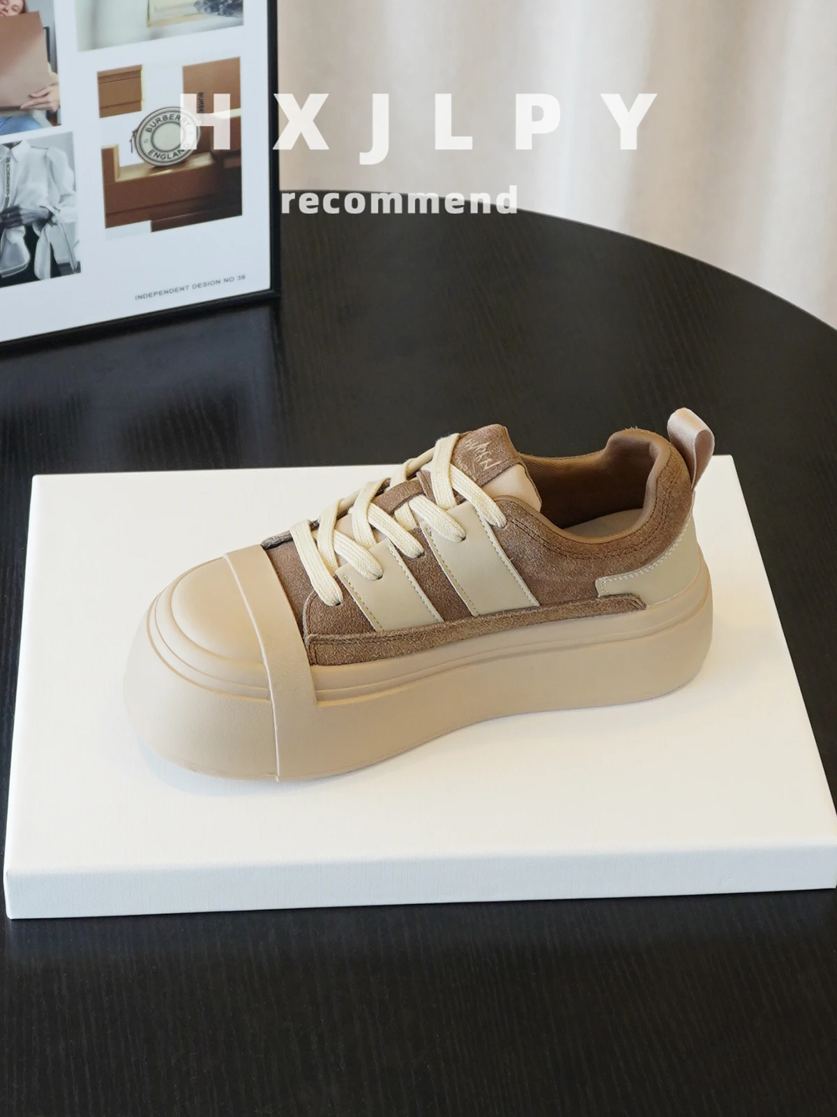 

Women's Casual Sports oes Fall 2024 Thi Bot Retro Leather Board oes ow Foot Small Faionable Leisure Running oes