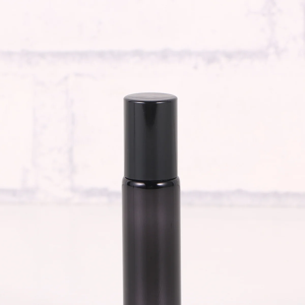 

6Pcs 10ml Black Glass Roll-on Bottles Essential Oil Containers Refillable Dispensers Travel Size Smooth Rolling Ball