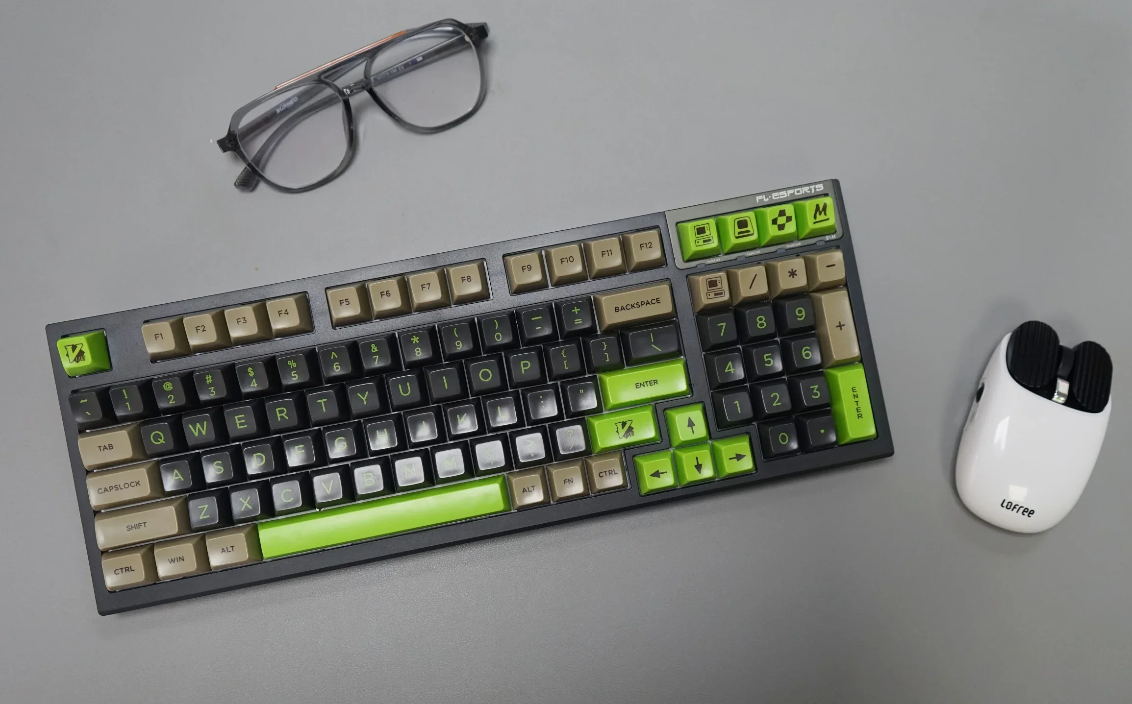 

Yellow screen, green screen mechanical keyboard abs keycap sp ball cap sa mac keyboard 104 personality