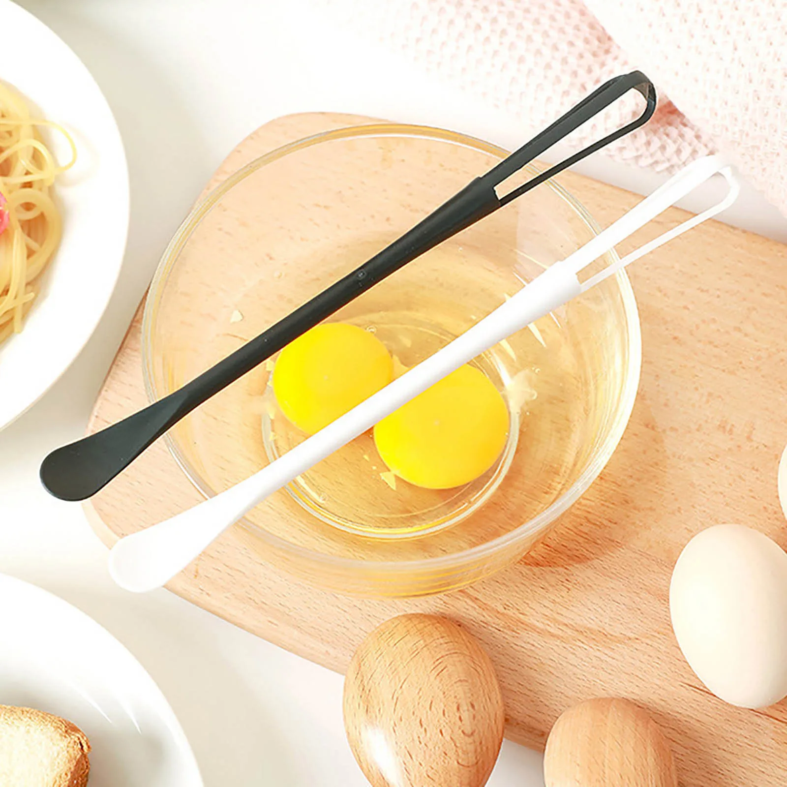 Mini Egg Beater Hand Small Whisk Coffee Milk Batter Frother Whisk Mini Balloon Whisk Mixing Tools Cake Eggs Beater Plastic Spoon