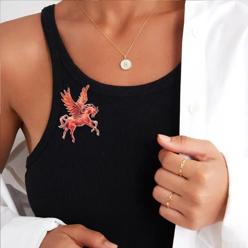 31BF Stylish Horse Brooch Animal Design Chinese Zodiacal Symbol of Courage Fashion Gift Safety Corsage Pin
