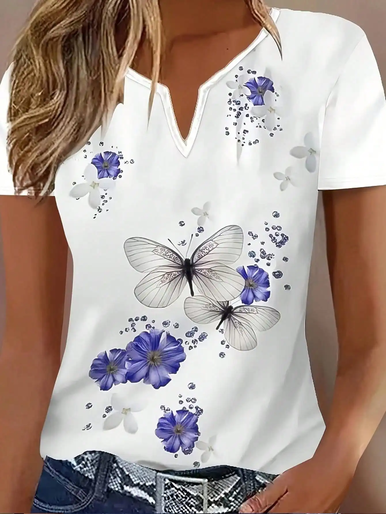 Women's Casual Butterfly Print Top – Slightly Stretchy T-Shirt | Women's Notched V-Neck Short-Sleeve Fashion Top