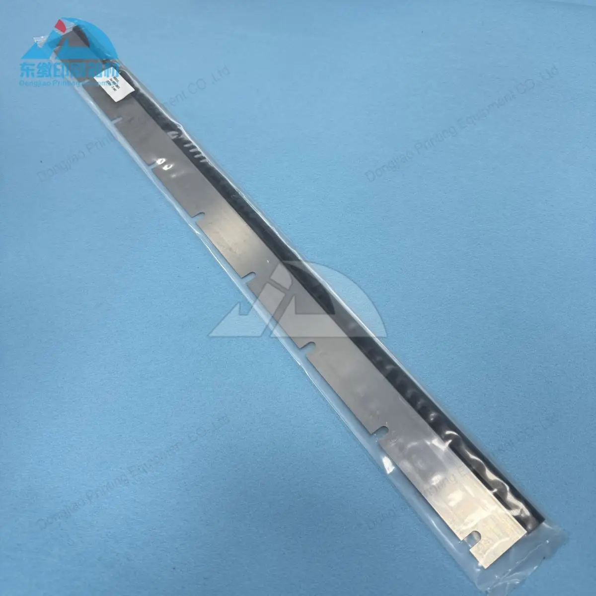 

M2.010.403 Wash up Blade 822MM 9 Slots for SM74 Squeegee 605MM 7 Holes for Heidelberg SM52 Wash up Blade 2 Pieces