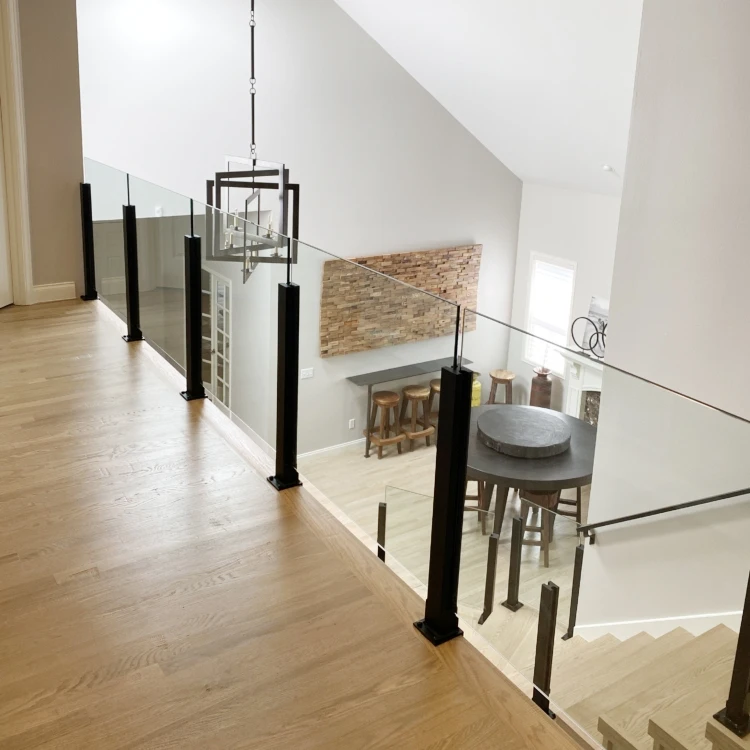 التخصيص في الهواء الطلق الفولاذ المقاوم للصدأ درابزين الدرج آخر الزجاج شرفة الدرابزين سطح السفينة درابزين