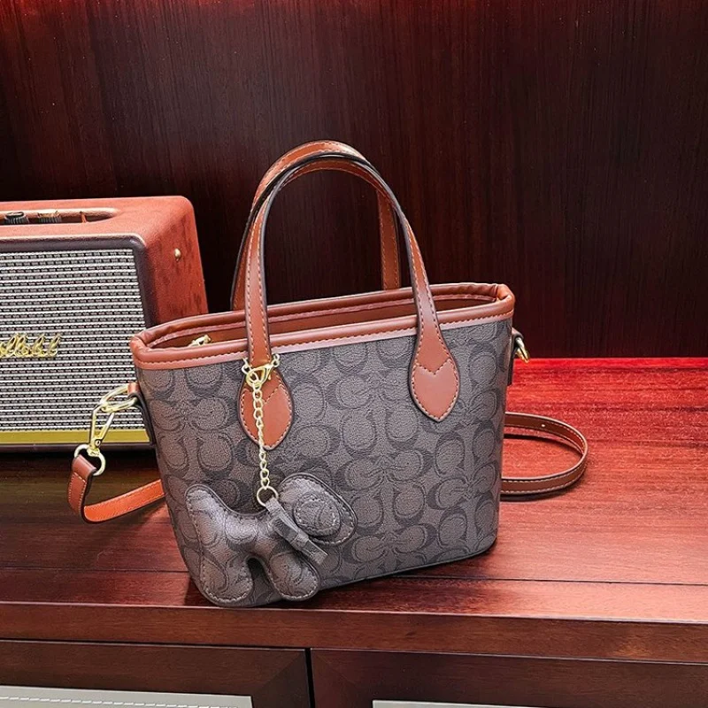 

Luxury Women's Crossbody-Bag Crafted From Premium Leather Boasting High-End Quality And Famous Commuter Look ​