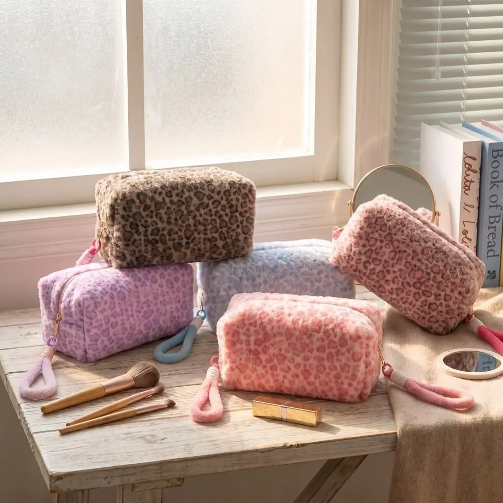 Casual Plush Cosmetic Bag Leopard Print Pattern Portable Fluffy Makeup Bag Large Capacity Zipper Make Up Organizer