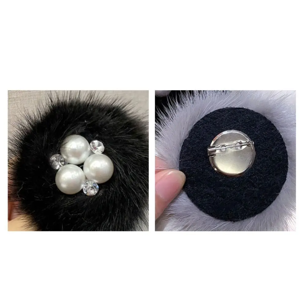 Spilla in pelliccia di visone con perle alla moda da donna Spille semplici per colletto di fascia alta Sciarpa elegante Spilla decorativa Accessori per vestiti