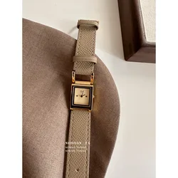 Hoge Kwaliteit Vrouwen Quartz Horloges Luxe Lederen Mode Dames Quartz Polshorloge Eenvoudig Casual Shell Wijzerplaat Jurk Horloge