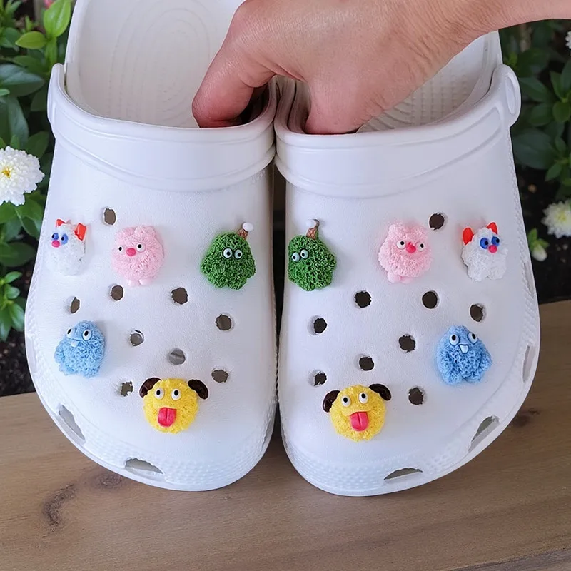 New Whole Set Hot DIY Hole Shoes Charms for Little Monster Handmade Charms Designer Quality Garden Shoe Decoration Girl Gift