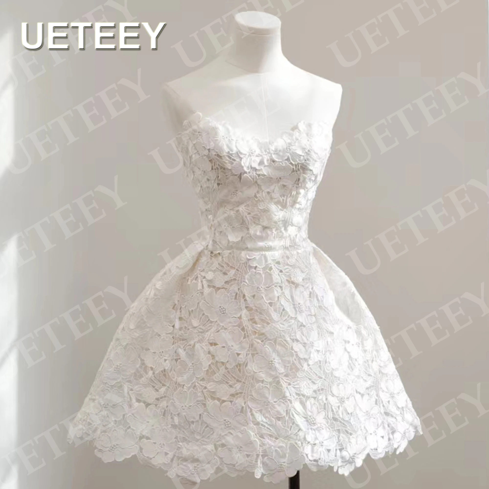 UETEEY Klassieke Mini Trouwjurk Kant A Lijn Korea Vrouwen Strapless V-hals Bruidsjurken Country Aangepaste Mouwloze Klassieke Mini Bruidsjurk Kant A Lijn Korea Vrouwen Strapless V Neck Bruidsjurken Land Aangepaste Mouw