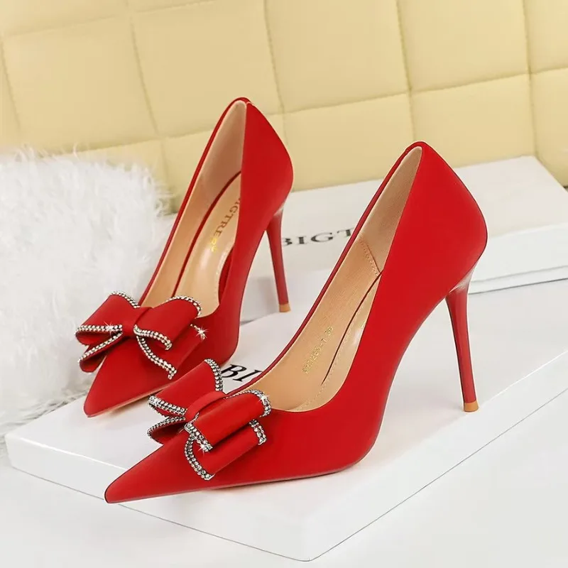 

2026 Solid Color High Heels Women's Stiletto Satin Dress Single Shoes Red Wedding Shoes Rice White Bridesmaid Shoes