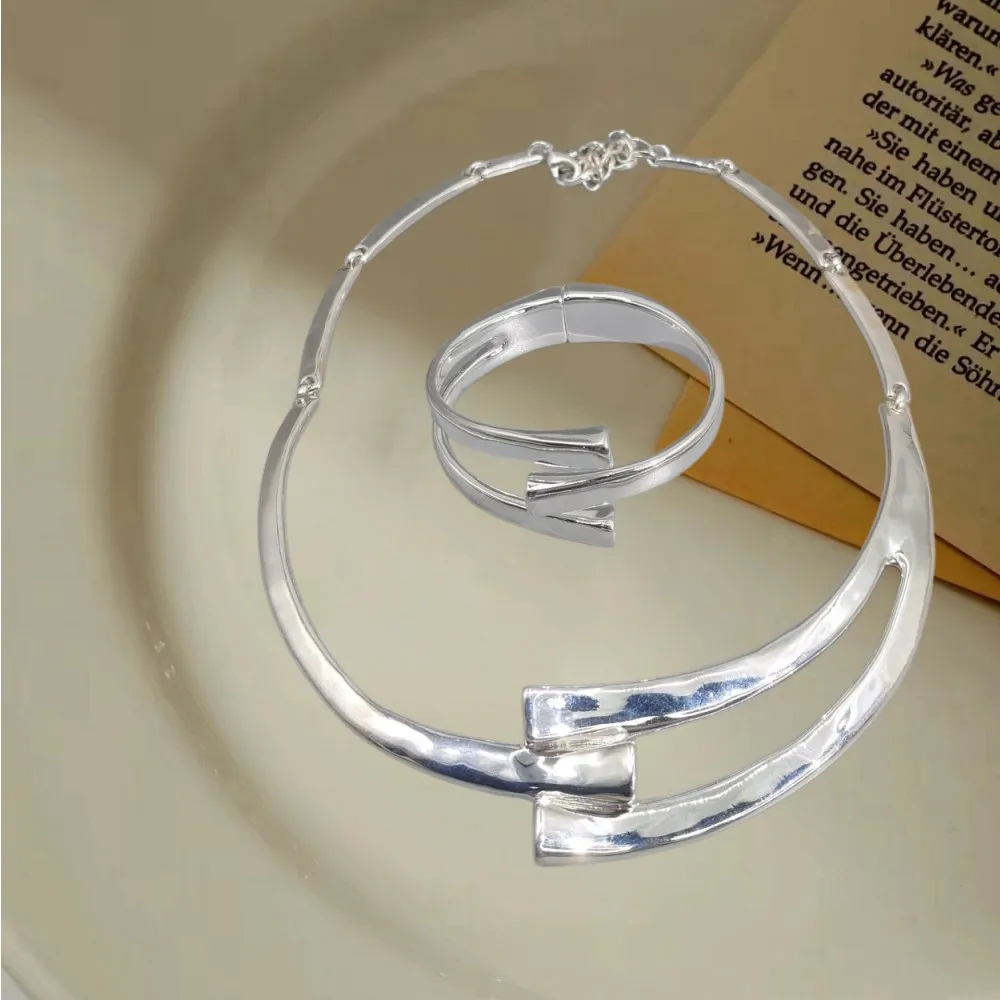 2026 Spain Daily Leisure Style Gold Silver Geometric Line Bracelet Necklace Jewelry Two Piece Set Creative Gift