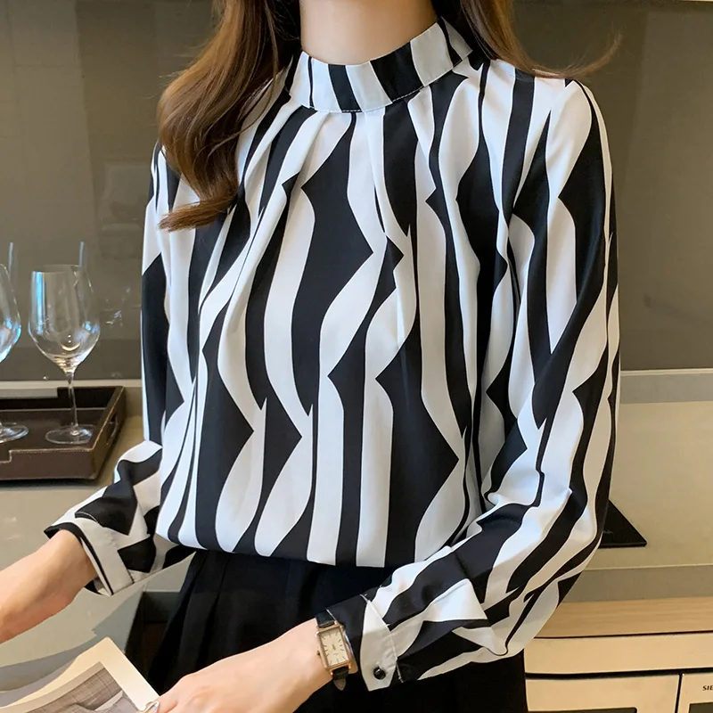 

2024 Spring New Striped Shirt Women Fashionable Slimming Style Long Sleeved Chiffon Blouses Lady Casual Design Sense Small Tops