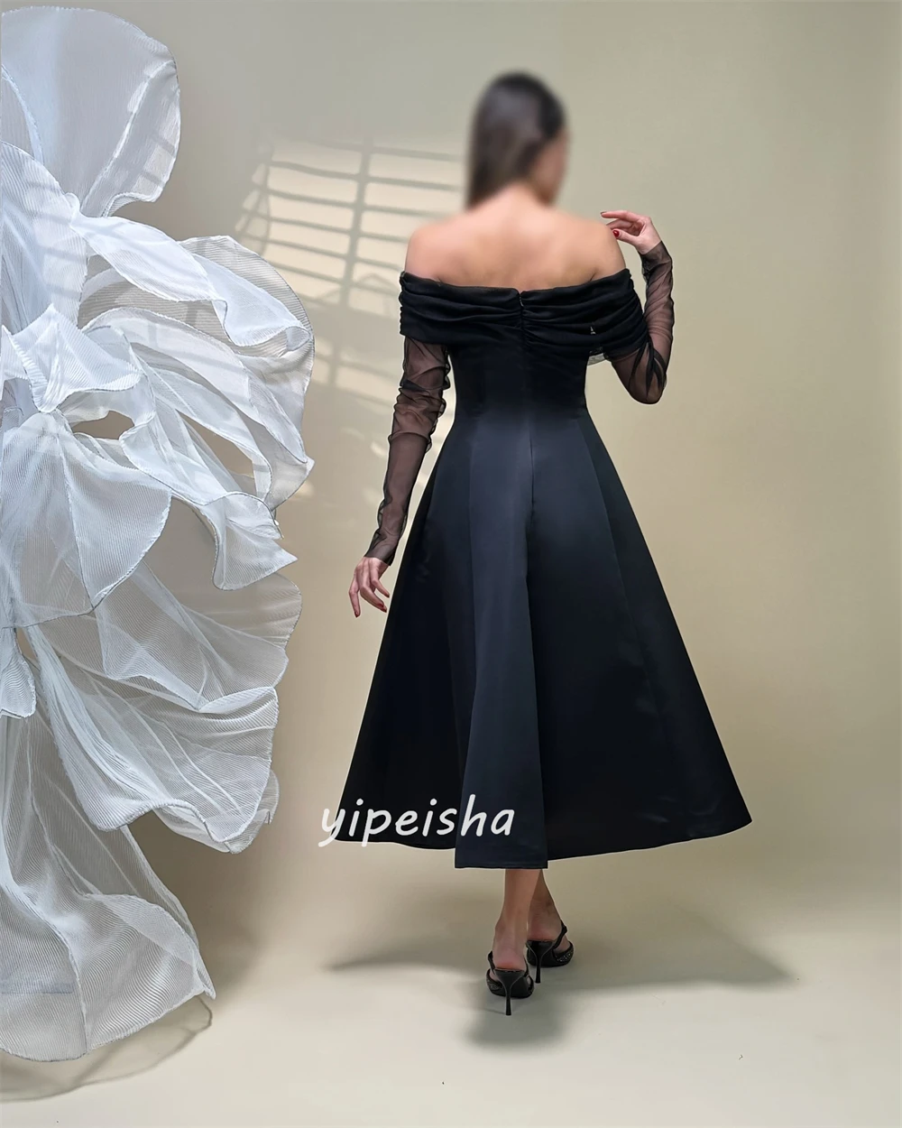 Vestidos hasta el tobillo con hombros descubiertos y pliegues fruncidos elegantes de estilo moderno personalizados vestidos para ocasiones a medida de alta calidad