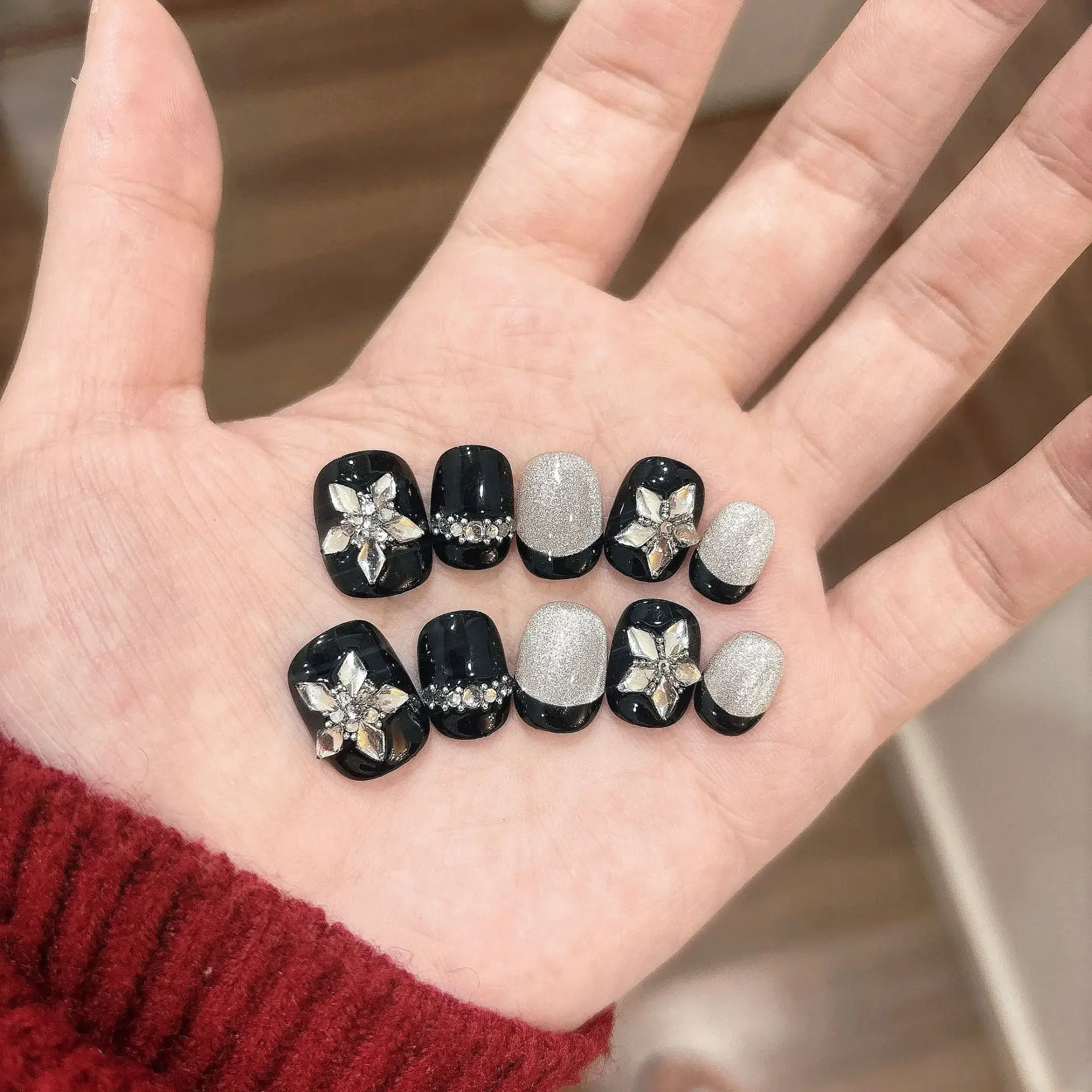 

10 шт., черные французские накладные ногти ручной работы, короткие овальные пятизвездочные алмазные накладные ногти с полным покрытием, кончики ногтей для женщин и девочек