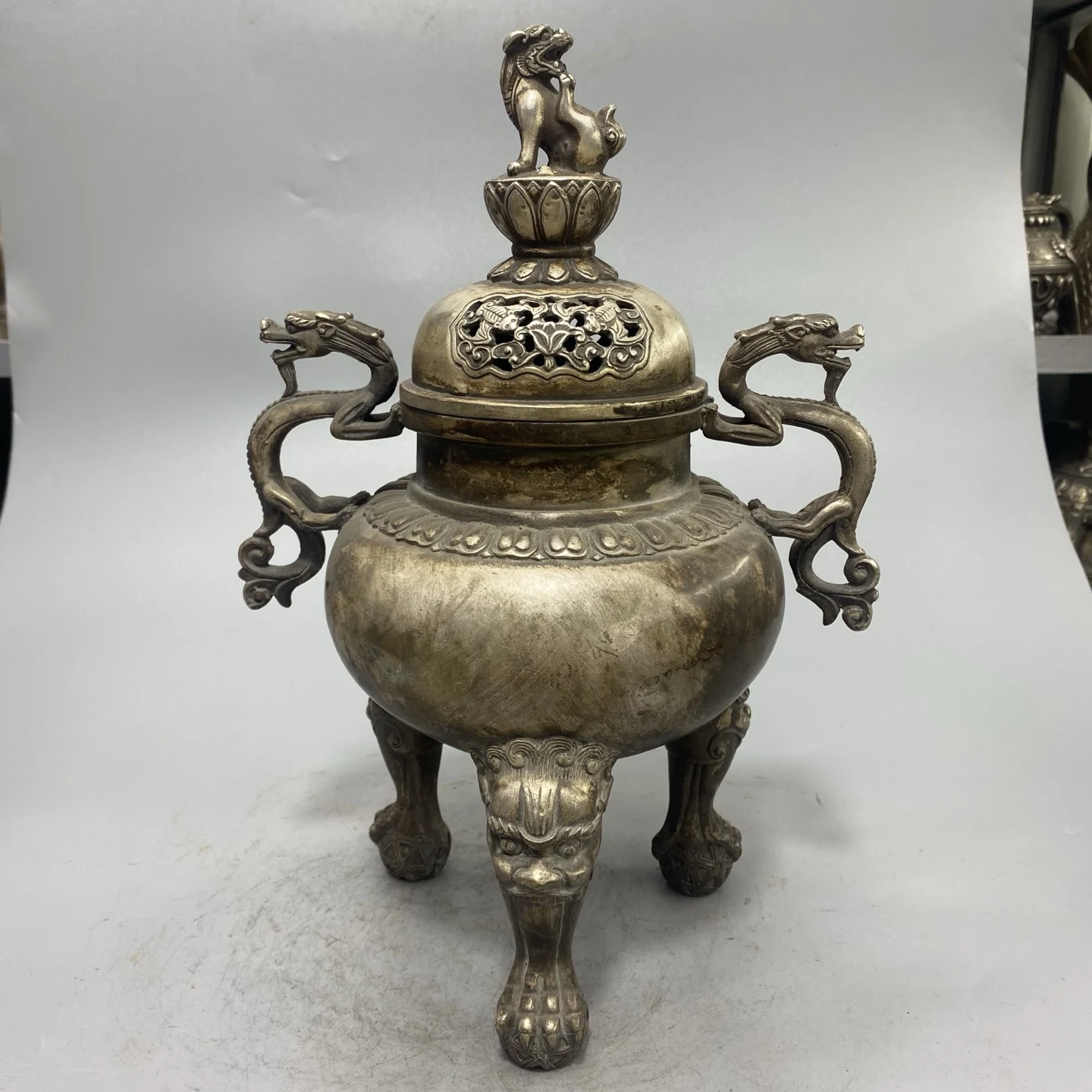 Old Bronze Gilded Silver Dragon statue lotus cover Dragon statue ear three legged incense burner Amass wealth Ornaments