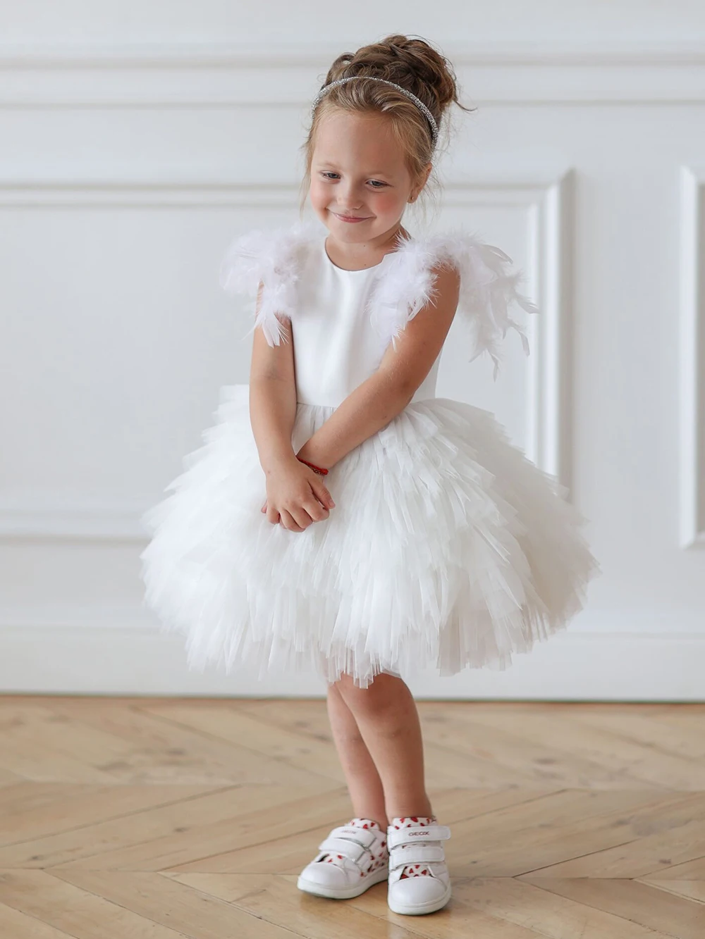 

Puffy White Flower Girl Dress Ruffles Short Feather Sleeves Scoop Neck Baby Girl Tutu Party Gown Graduation Kids Prom Dress