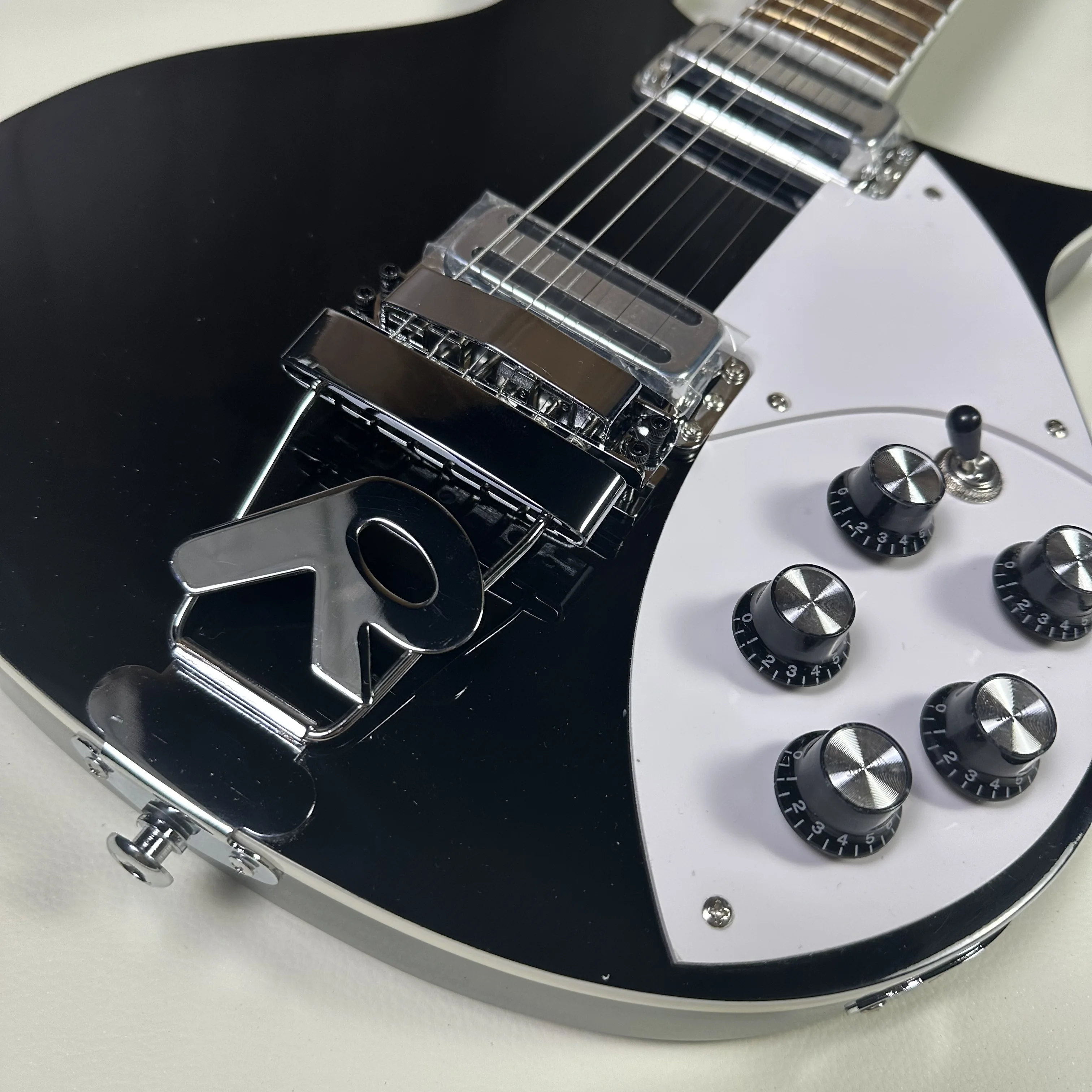 شحن مجاني ريك 620 جيتار كهربائي أسود اللون خشب الورد فريتس جسم الماهوجني