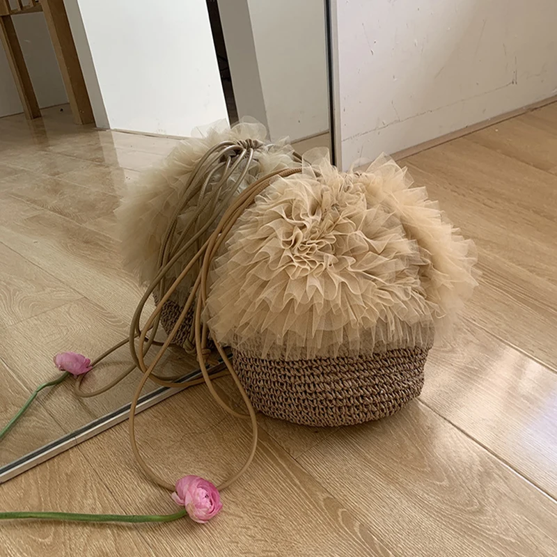 

Соломенная сумка-кроссбоди с французской сетчатой кружевной отделкой, простая однотонная сумка-ведро через плечо, универсальная сумка для поездок на работу, вместительный клатч