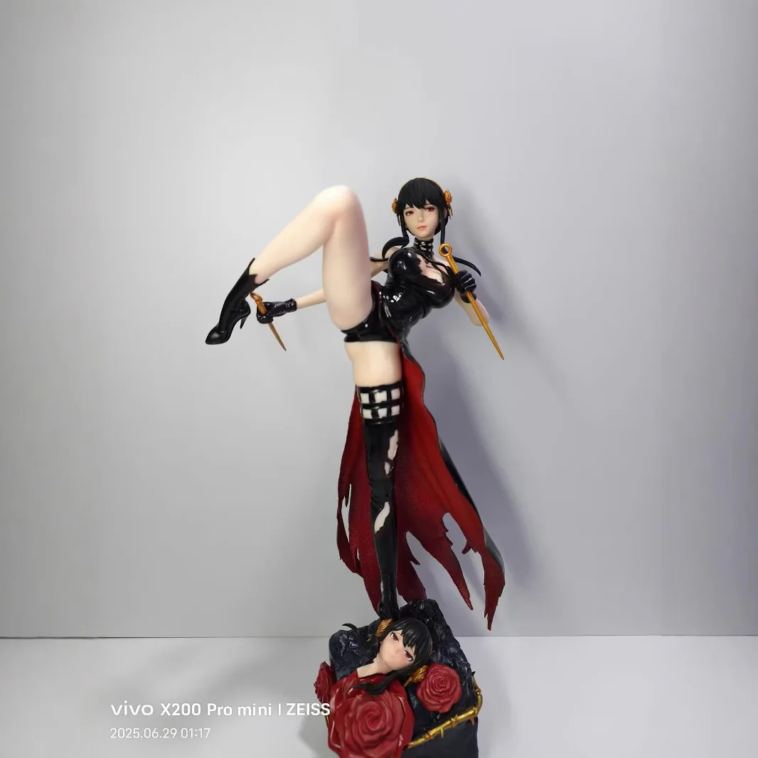 

Фигурка принцессы Spy x Family Yor Forger Thorn, стоячая поза, скульптурная модель с двойной головкой, в упаковке, коллекционная