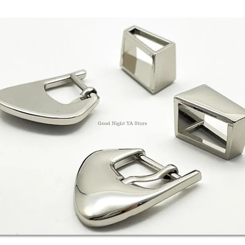hardware-dianteiro-da-correia-do-trapezio-da-forma-com-sistema-seguro-do-fechamento-do-pino-trabalhos-confortaveis-​​com-estilos