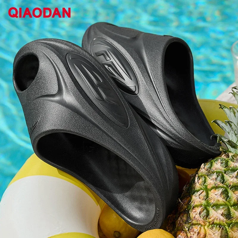 

QIAODAN Men's FE Slippers 2025 Fashion Quick-dry Shoes Anti Slip Lightweight Shock-Absorbant Baskerball Slippers QXL113252434R