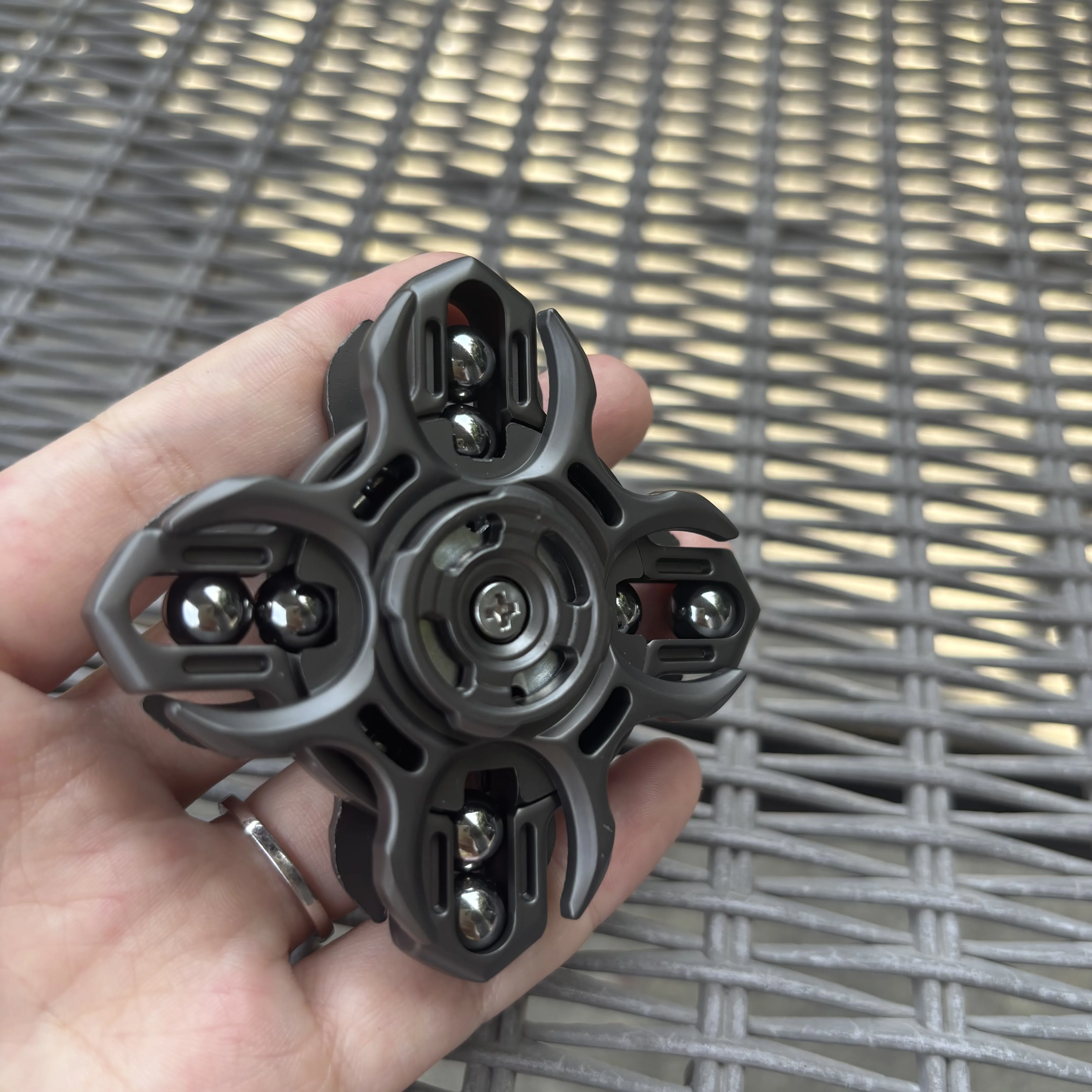 EDC ハンドスピナー フィジェットスピナー 両面リンケージ ストレスリリーフおもちゃ ストレスリリーフ ADHD 集中力 フィジェットおもちゃ 大人用