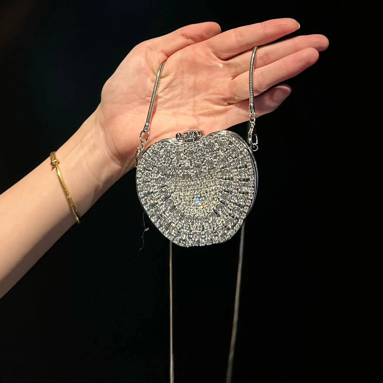 الفرنسية حجر الراين سلسلة معدنية حقيبة صغيرة رفرف شكل الفضة الصلب عبر الجسم صندوق أكياس موضة مساء حفلة فاخرة مخلب المحفظة