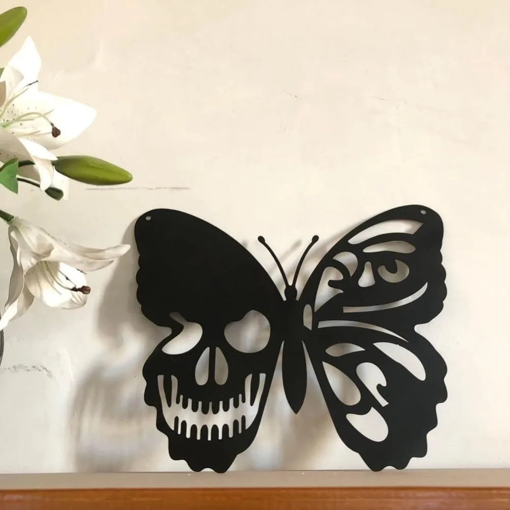 Totenkopf-Schmetterling Wandkunst aus Eisenmetall, Gotische Wanddekoration für Schlafzimmer und Wohnzimmer