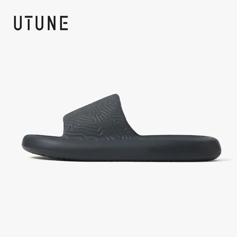 UTUNE Men's Summer Non-Slip Bathroom Home Slippers Cloud Pattern Soft Sole Lightweight One-Piece Design Outdoor Beach Shoes