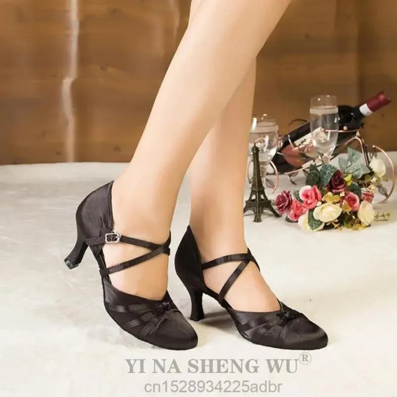 Sapatos latinos femininos salsa tango festa de salão salto alto feminino pele-amigável cetim preto esportes ao ar livre sapatos de dança 6or7.5cm