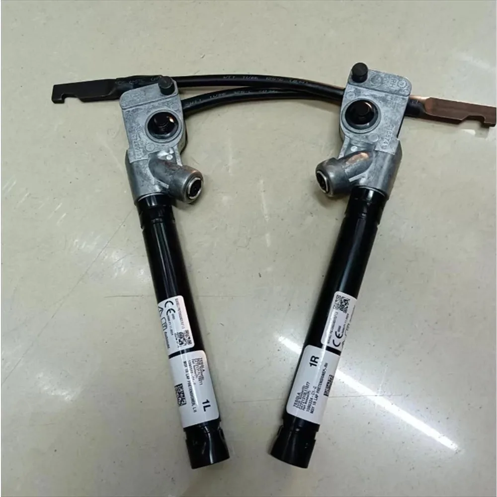 

NEW Auto Parts Seat Belt Retainer for Tesla Model 3 Seat Belt Retainer Tensioner 1090324-C1-C Right 1090322-C1-C Left