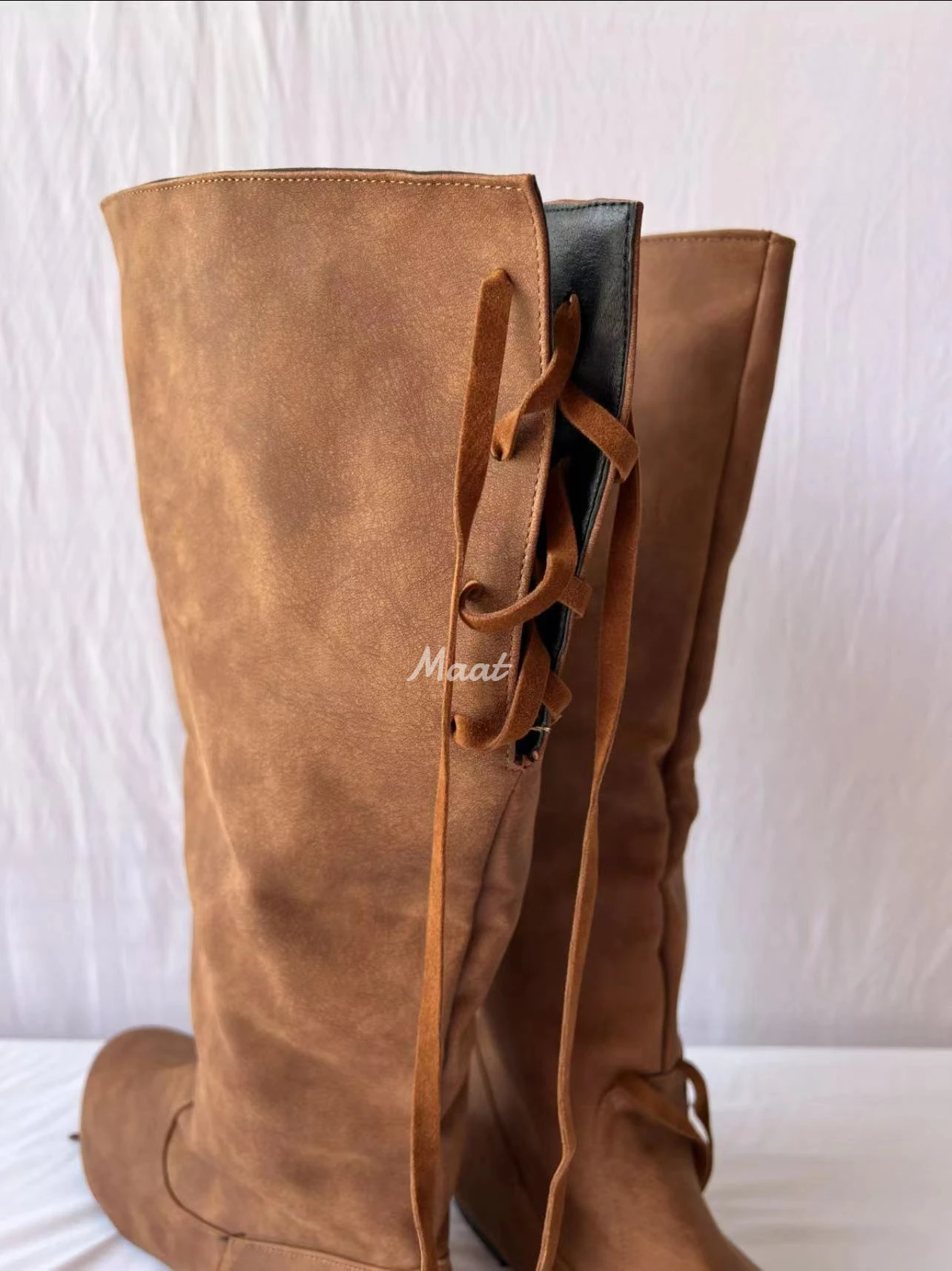 حذاء فارس للرجال بتصميم قديم من القرون الوسطى من الفايكنج حذاء لارب مصنوع من جلد البولي يوريثان حذاء محارب للحفلات التنكرية والحفلات الانيمي