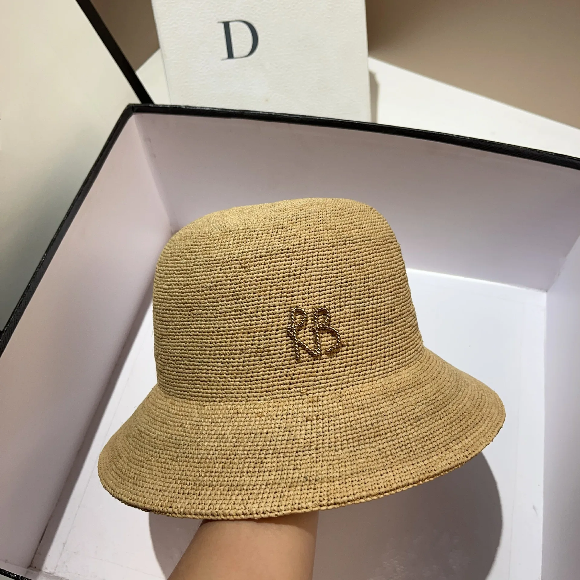 Sommerliche Natur-Raffia-Sonnenhüte für Damen, handgefertigt, gehäkelt, Stroh, Strand, Designer, Leder, Strass, luxuriöser, glänzender Bucket Hat – Detail 5