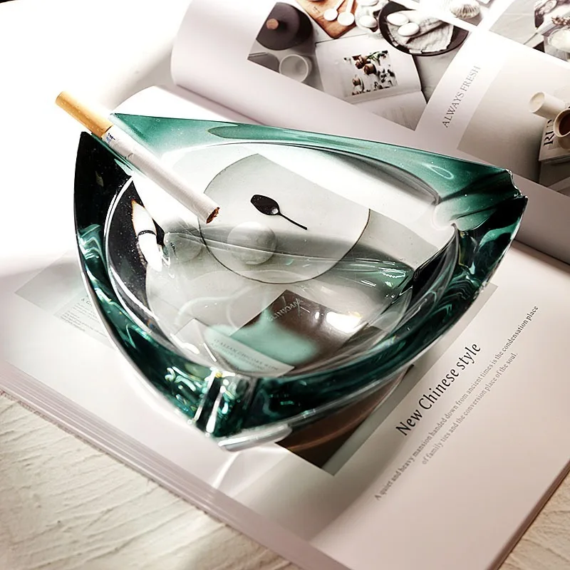 Crystal Glass Ashtray Portable Aesthetic Ashtray Luxury Creative Household Smoke Ashtrays Tobacco Smoking Grass Accessories