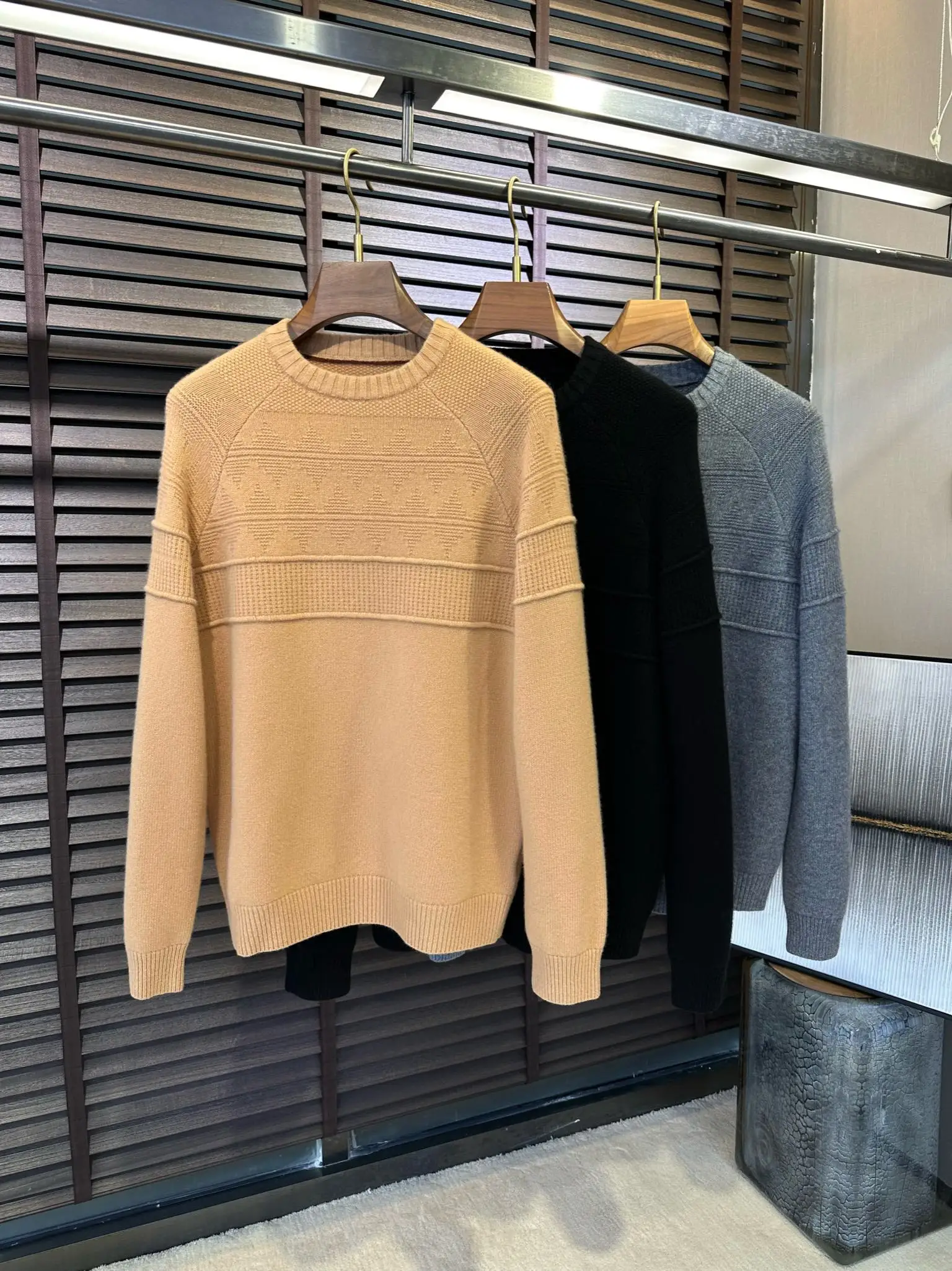 L P 2024 New Sweater Wool 3-color Round Neck Knitted Autumn and Winter Warm Top Fashionable Versatile Casual Pullover