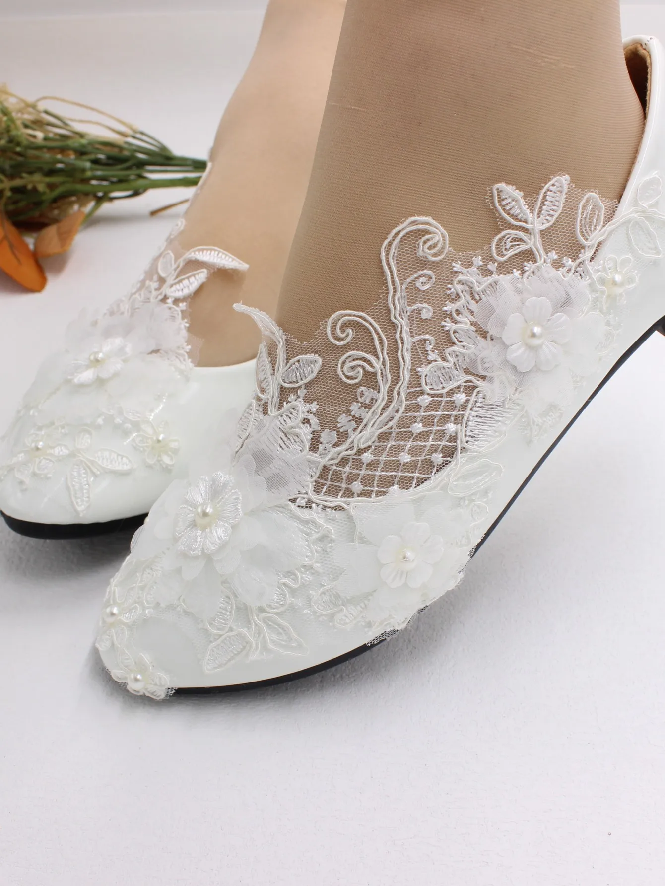 New spring lace wedding shoes White flat bride shoes Original design Princess women\'s single shoes suitable for wedding dress ph