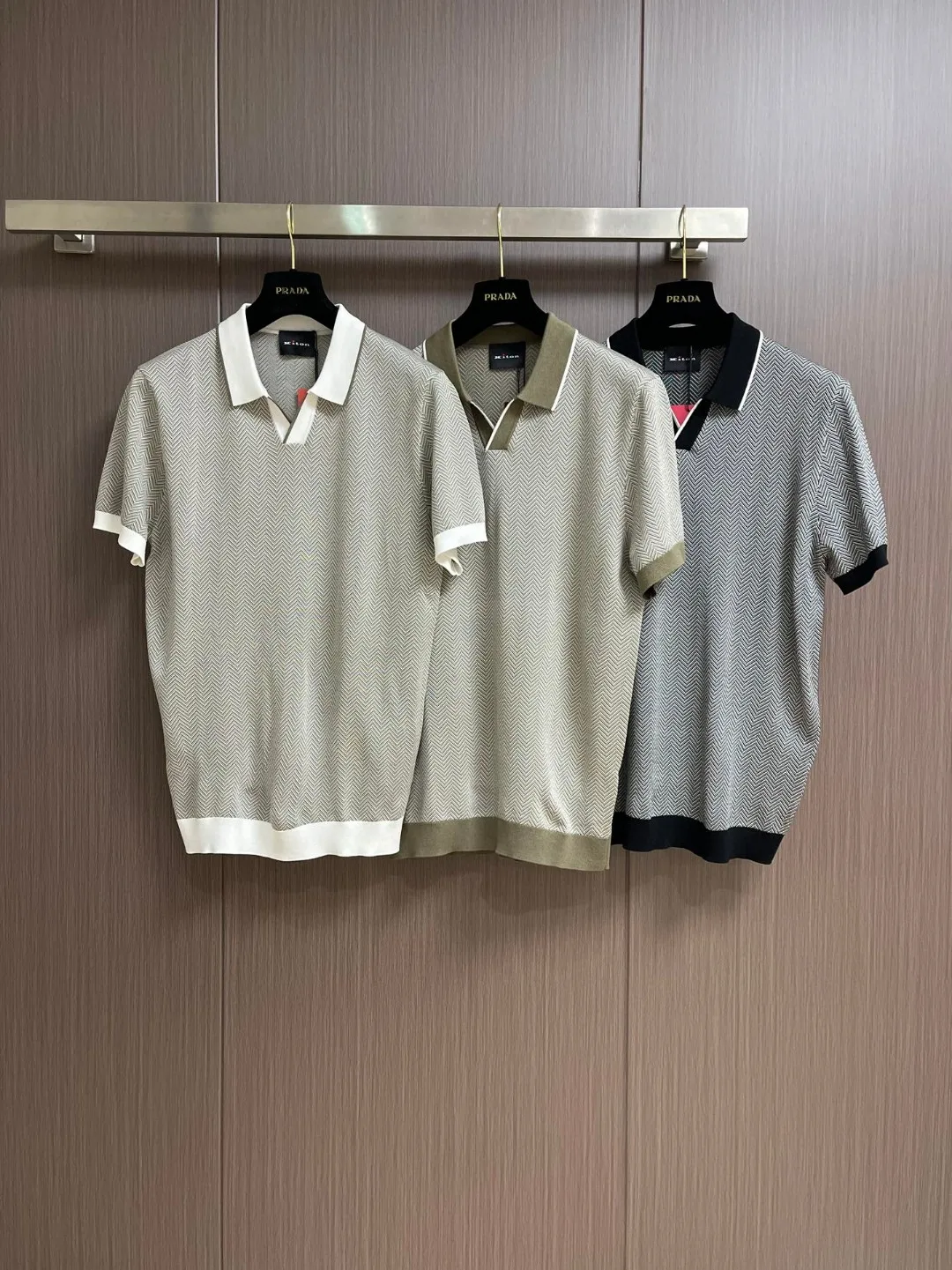 

Kiton Italian fashion light luxury summer collar short sleeved cotton mixed silk business casual polo shirt