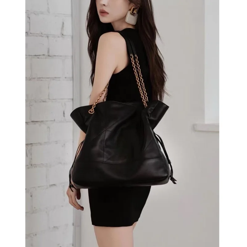 

Fashion Leather Hangbag Women's Large Capacity Shoulder Bag Top Layer Cowhide High Texture Chain Design for Commuting Shopping