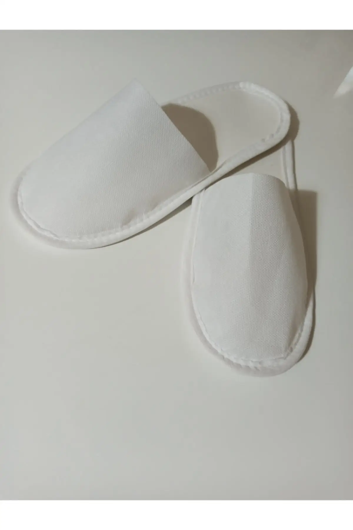 Disposable Hotel Slippers 100 Pcs  , 70 grams Interlining Cover , Single Use