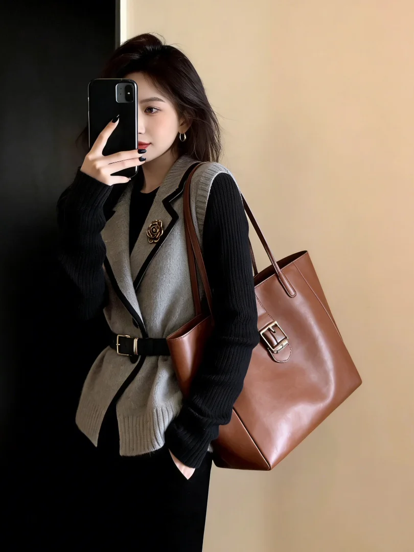 

Unique Knitted ey Sweater ort Sle Korean System Spring Faion High-End Sensation Beautiful Light Luxury Top Women's Fa...