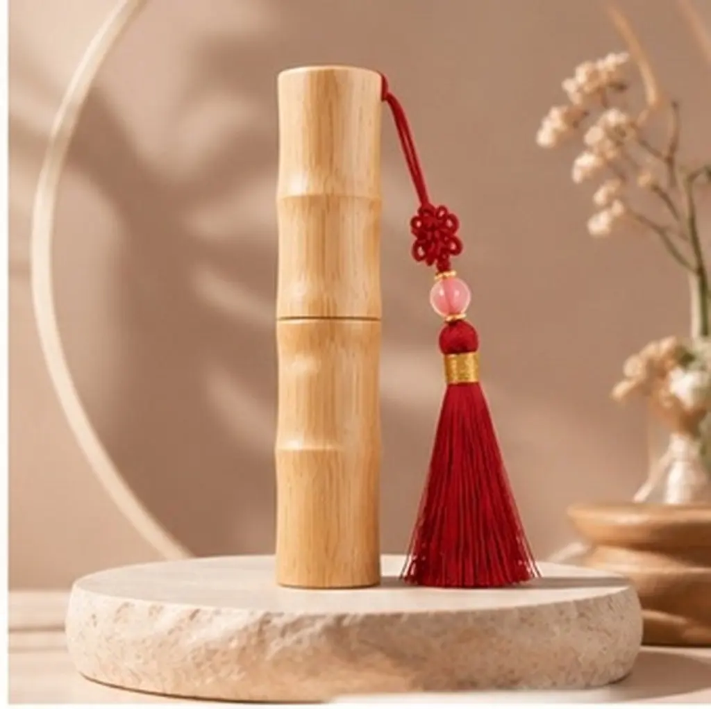 DIY Lip Gloss Tube Handcrafted Bamboo Shell with Tassel Design Empty Refillable Portable Container for Travel Lip Balm