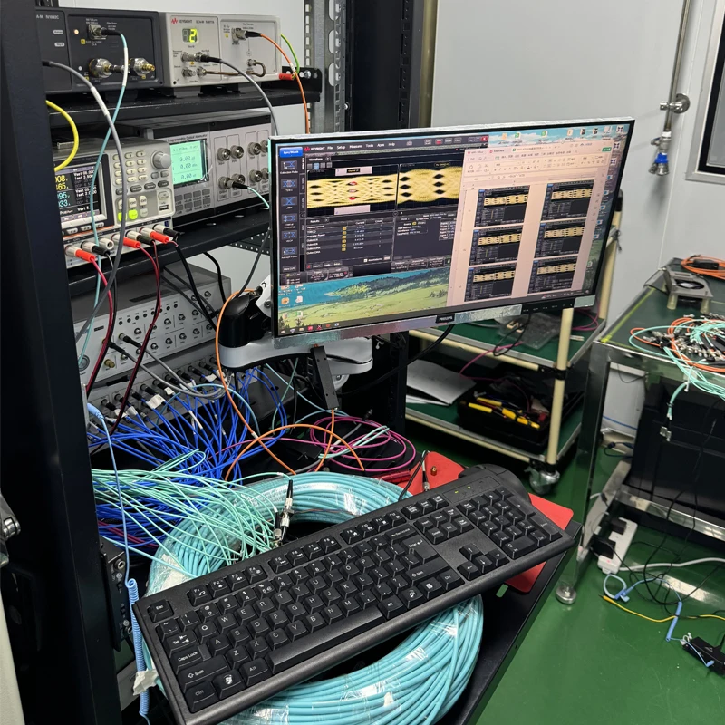كابل 40G AOC 40G إلى 4*10G OM3 1/3/5/7/15/20M LSZH كابل بصري نشط متوافق مع مفتاح Mellanox/MikroTik/Cisco