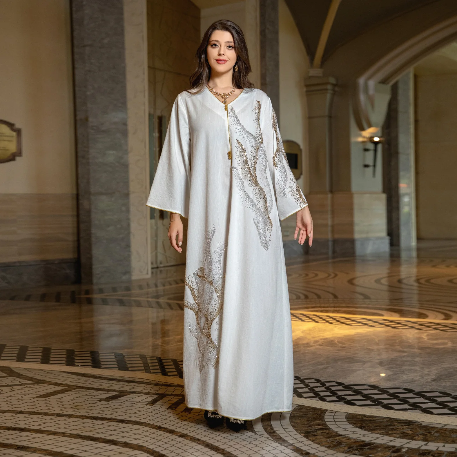 Imagem -05 - Abaya com Bordado Floral Feminino Vestido Solto Casual de Lantejoulas Kaftan Elegante Moda Muçulmana Dubai Luxo 2023