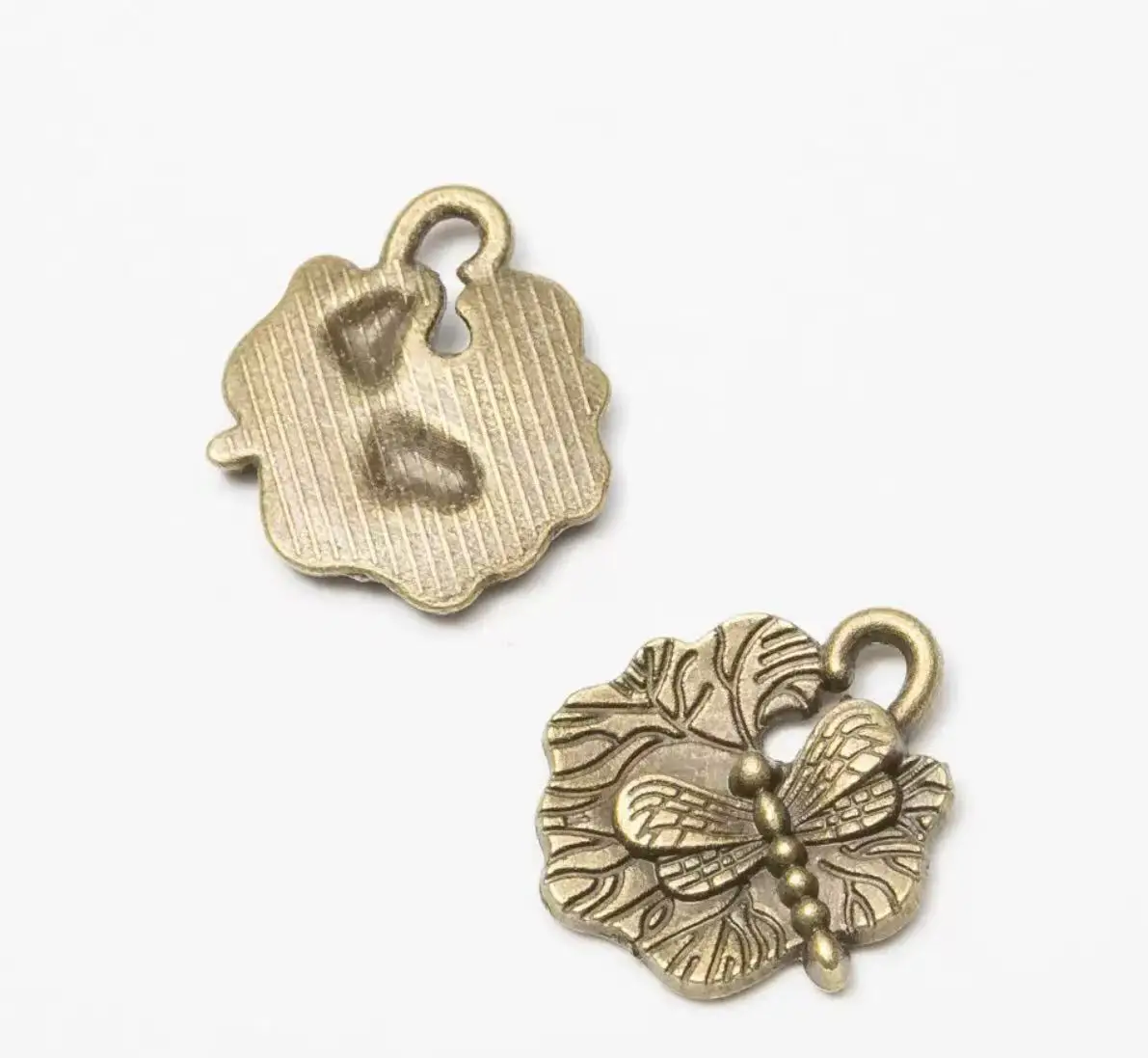 

20pcs 19*16mm Classic & Vintage leaf with dragonfly pendants Zinc alloy metal HWH3237